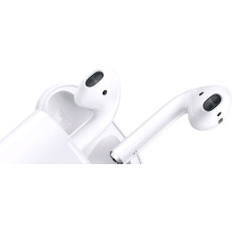 Apple AirPods 2 с беспроводным зарядным футляром